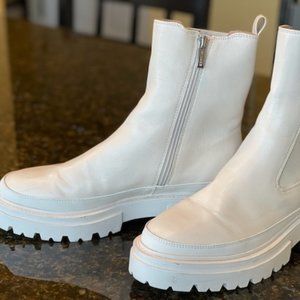 STEVEN New York by Steve Madden ARMOND LUG-SOLE CHELSEA BOOTS 7.5US